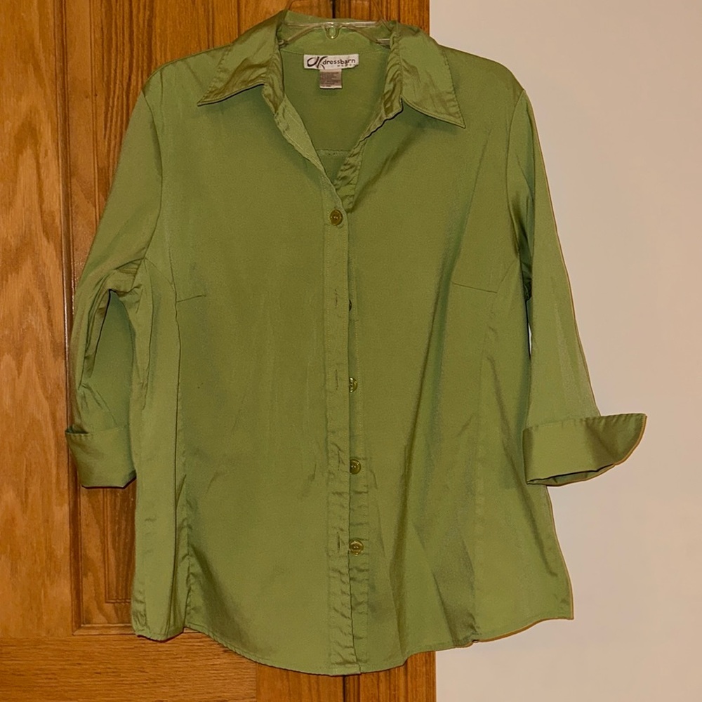 Dressbarn woman button down shirt 14/16W 74% polyester 22% nylon 4% spandex